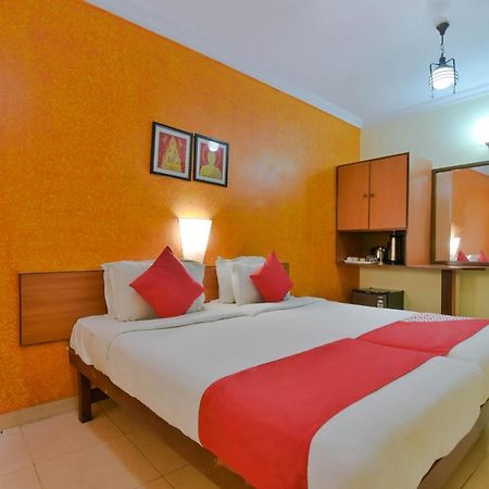 Hotel Manoshanti Панаджи Экстерьер фото
