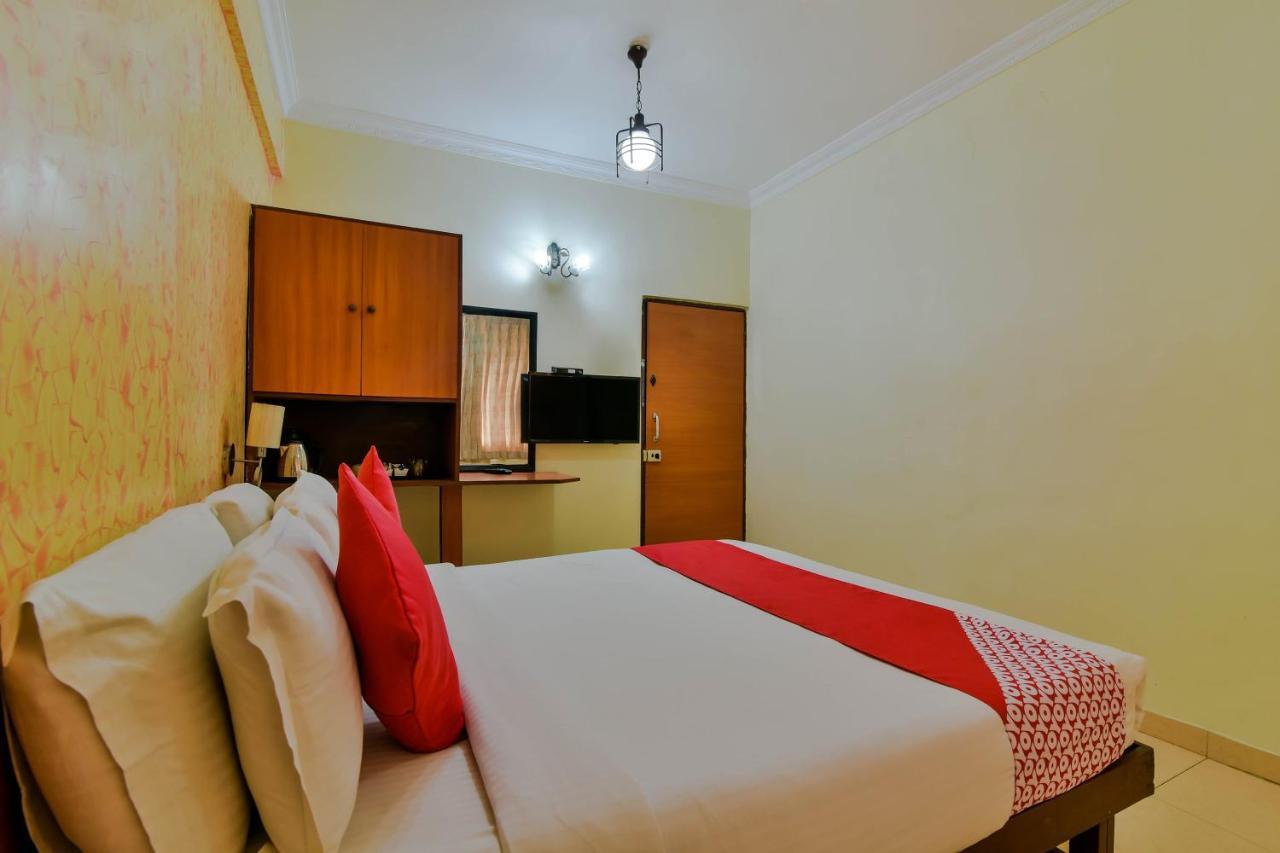 Hotel Manoshanti Панаджи Экстерьер фото