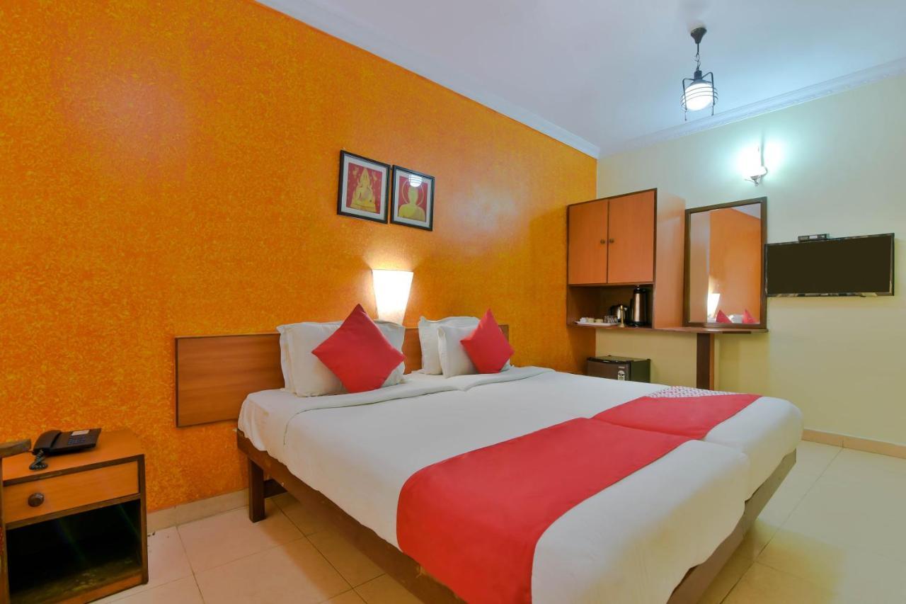 Hotel Manoshanti Панаджи Экстерьер фото