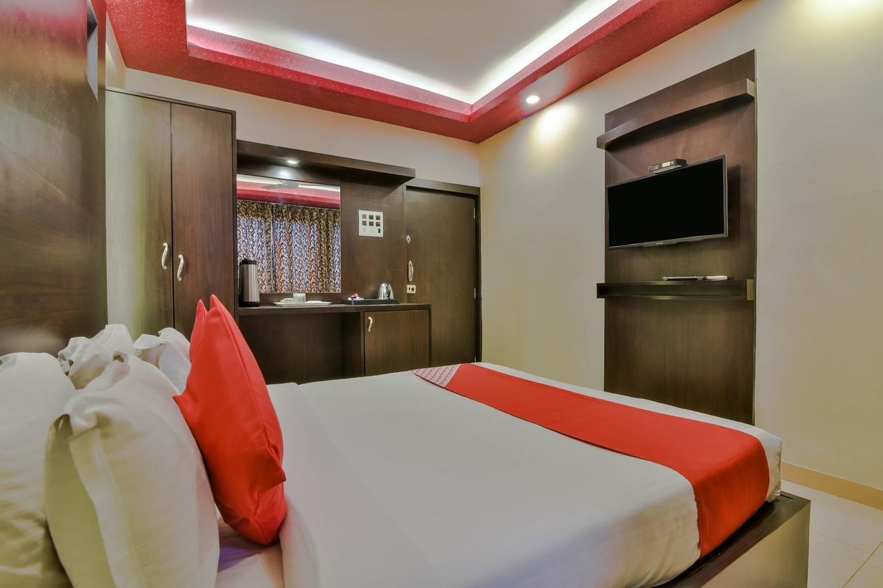 Hotel Manoshanti Панаджи Экстерьер фото
