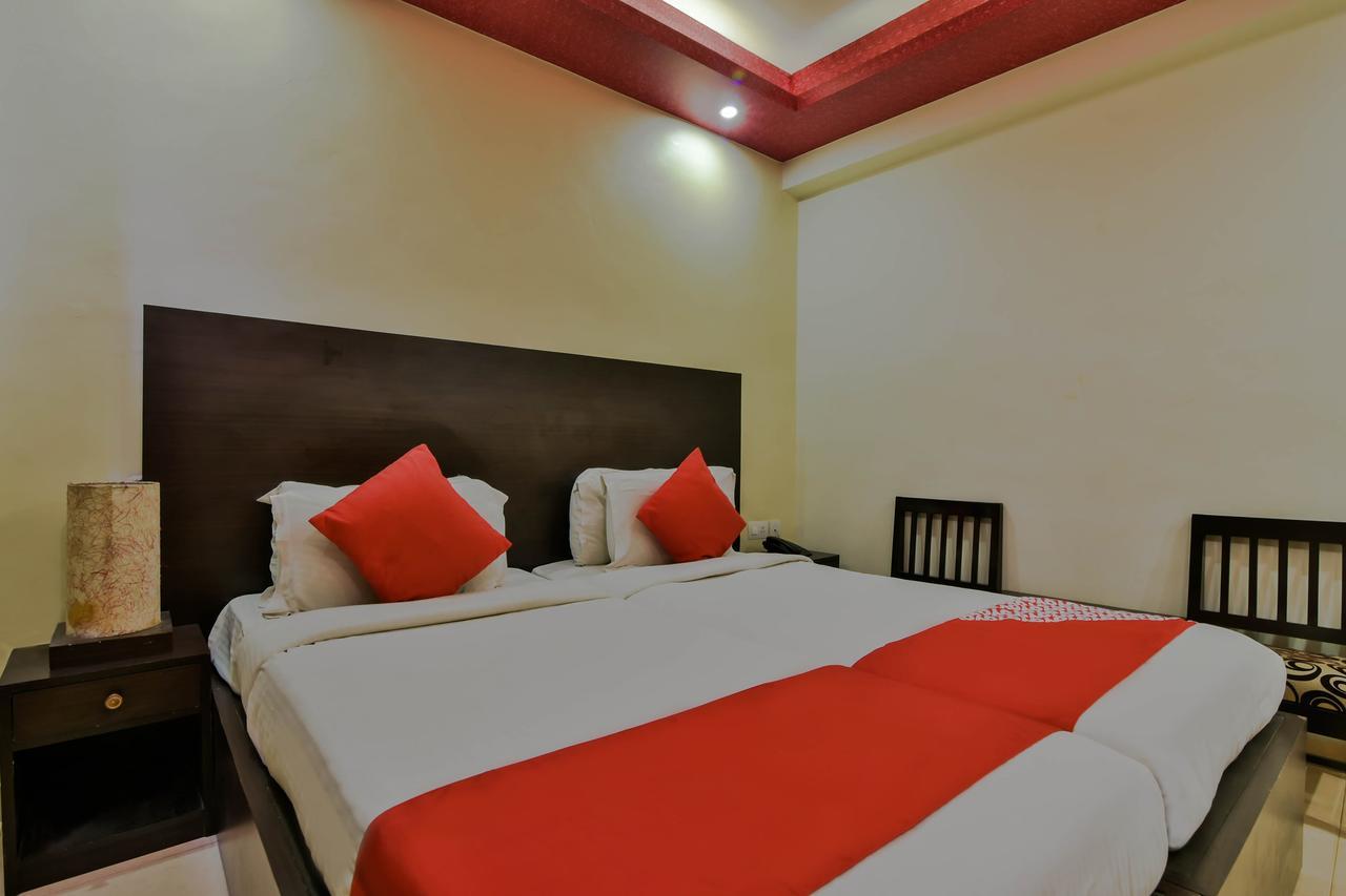 Hotel Manoshanti Панаджи Экстерьер фото