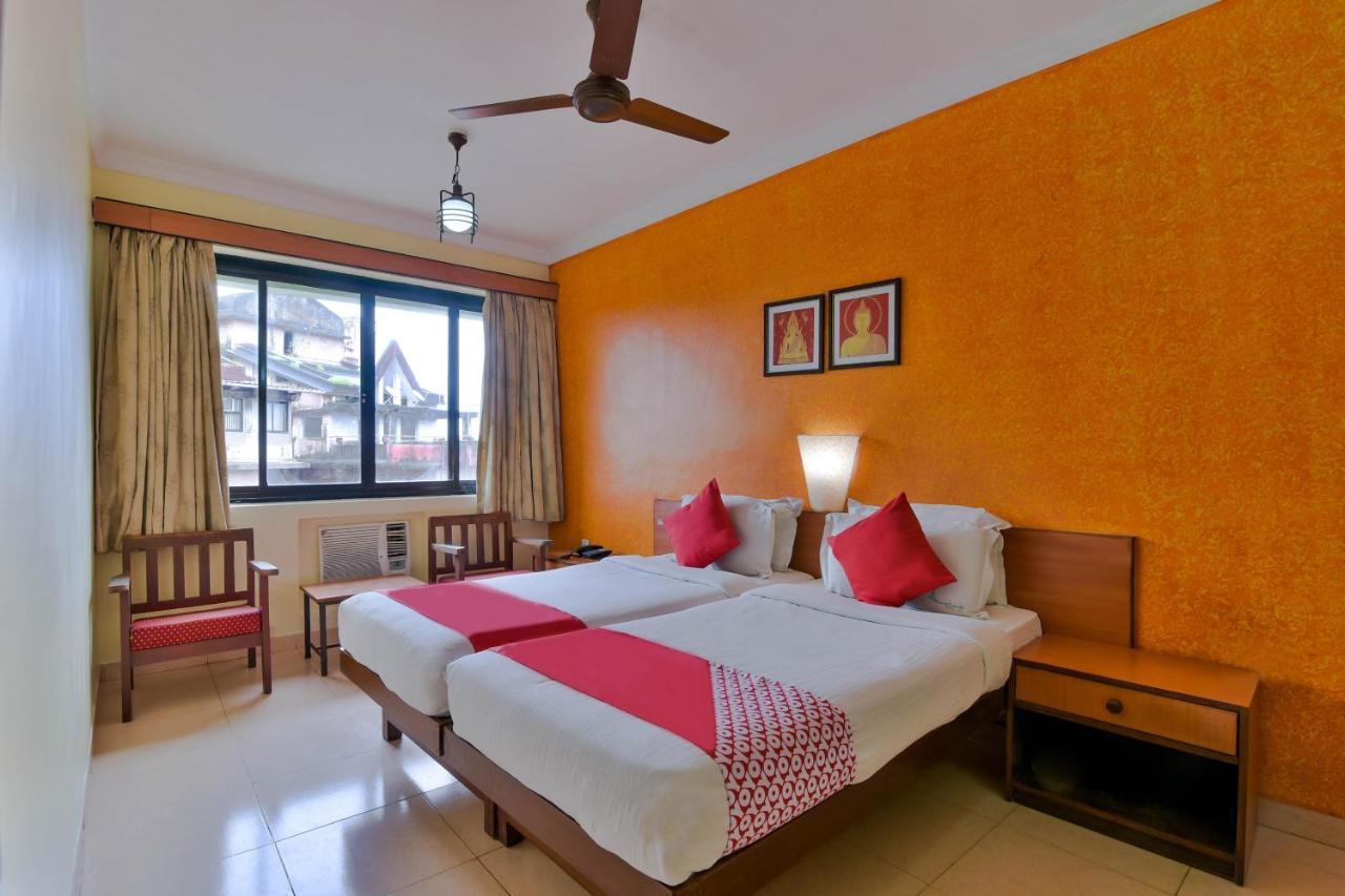 Hotel Manoshanti Панаджи Экстерьер фото