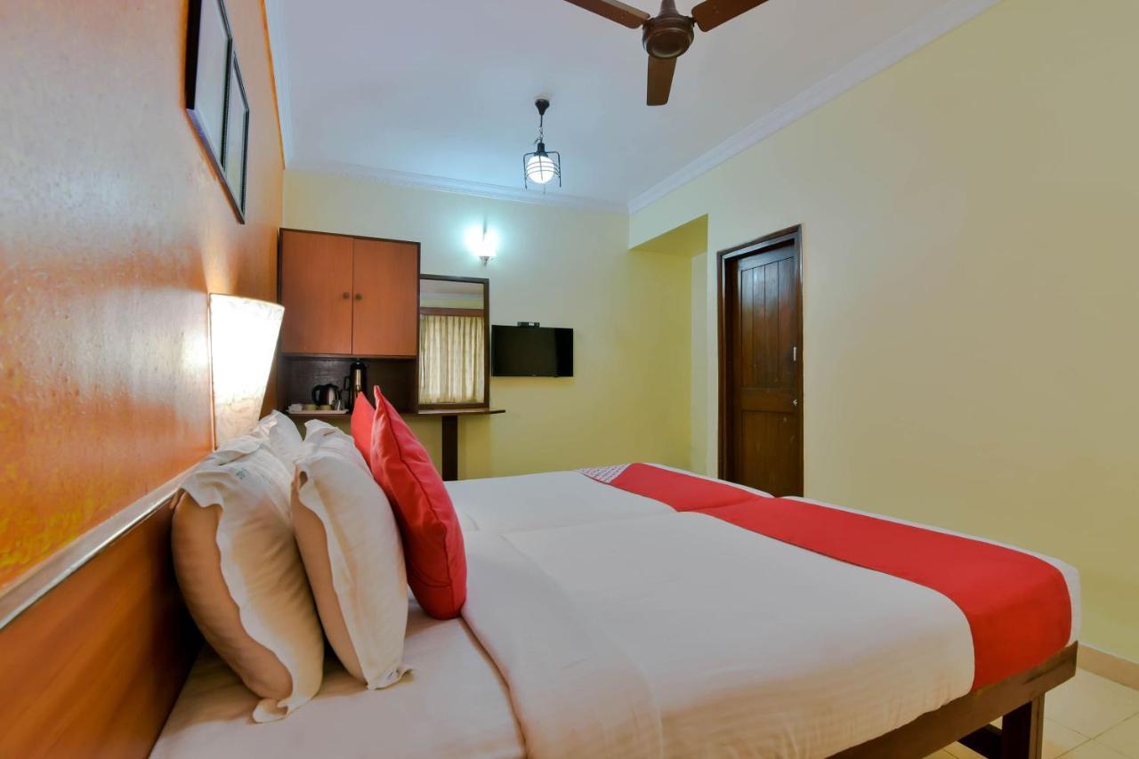 Hotel Manoshanti Панаджи Экстерьер фото