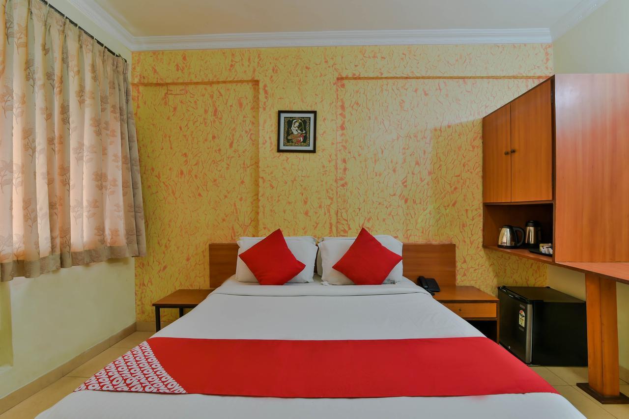 Hotel Manoshanti Панаджи Экстерьер фото