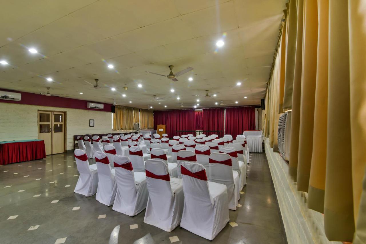 Hotel Manoshanti Панаджи Экстерьер фото
